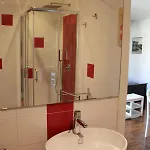 Momentidi Bed and Breakfast Πέστουμ