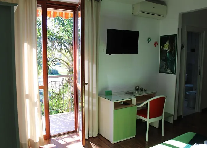 Nocleg ze śniadaniem Momentidi 4*